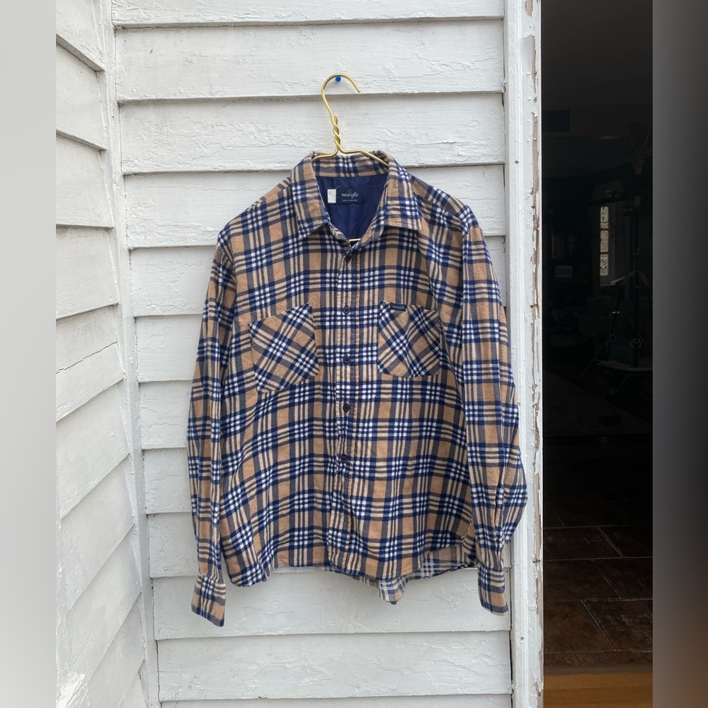 Wrangler Blue and Tan Plaid Long Sleeve Button Down Shirt
